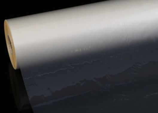 अच्छी कीमत 35 माइक्रोन हाई ग्लॉस BOPP/PET लेमिनेशन फिल्म हाई क्लैरिटी स्पॉट यूवी के लिए उपयुक्त ऑनलाइन